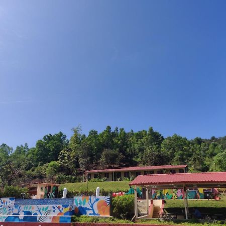 Vrisa Mountain Retreat Hotel Welhe Exterior photo