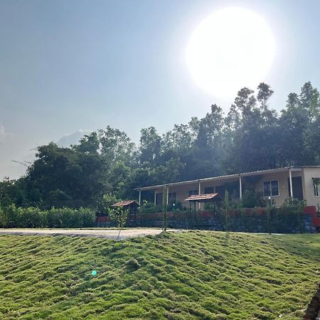 Vrisa Mountain Retreat Hotel Welhe Exterior photo